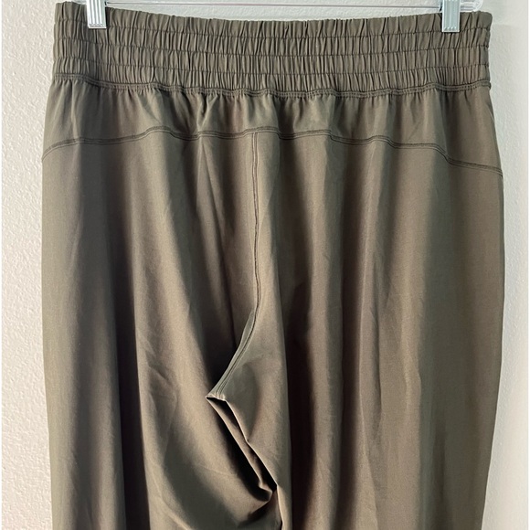 🍋LIKE NEW  Lululemon Wanderer Jogger Gray Sage - Picture 9 of 14